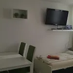 Sonniges Modernes Appartement Höhenberg