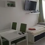 Sonniges Modernes Appartement Höhenberg