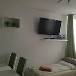 Sonniges Modernes Appartement Höhenberg