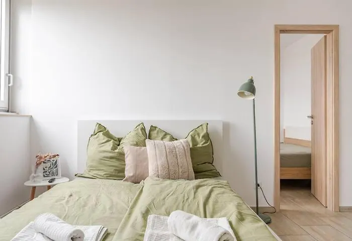 Schoenes Apartment Mit Parkplatz & 24H Checkin 2