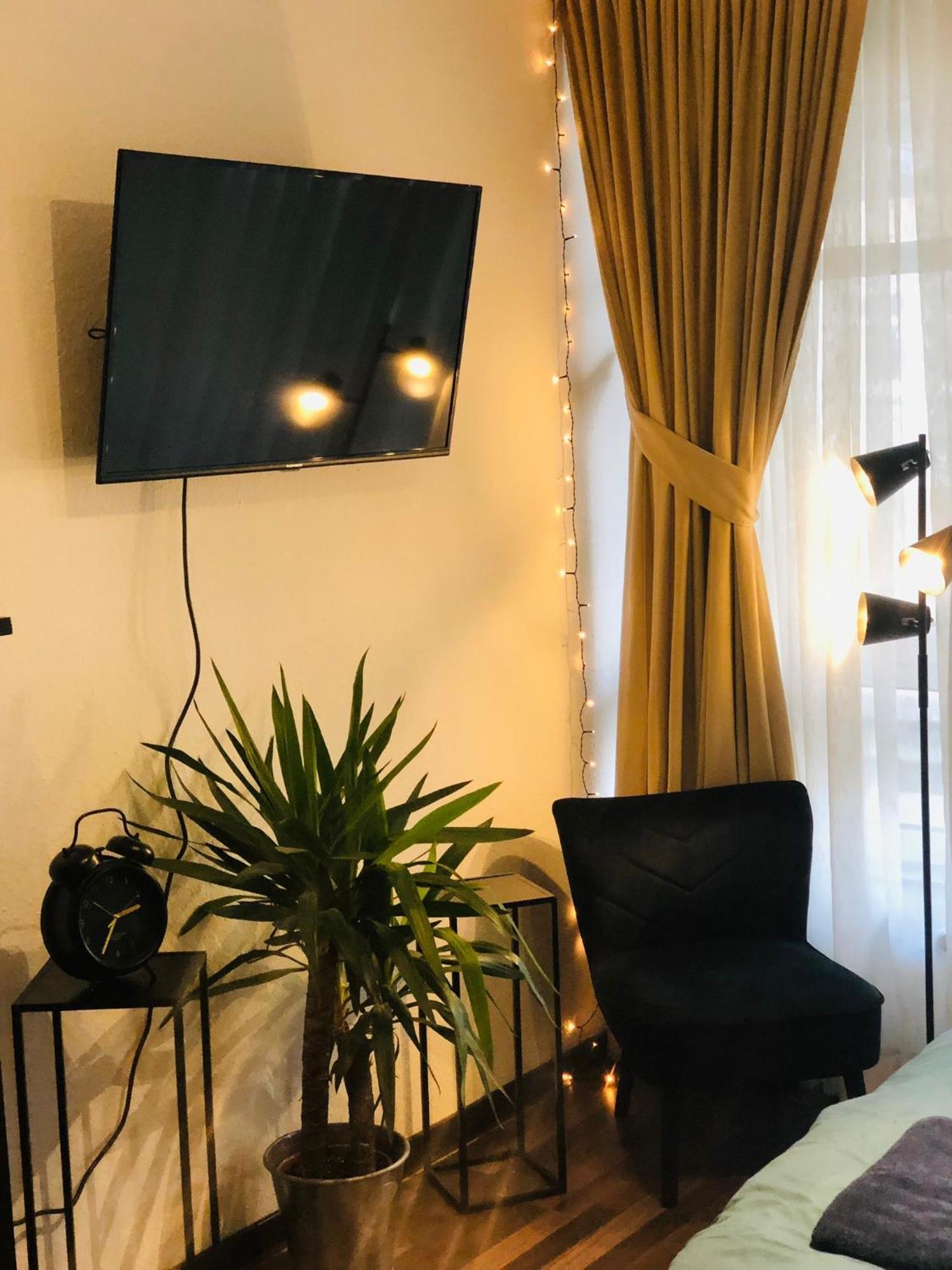 Schickes 1-zimmer Im Herzen Cologne