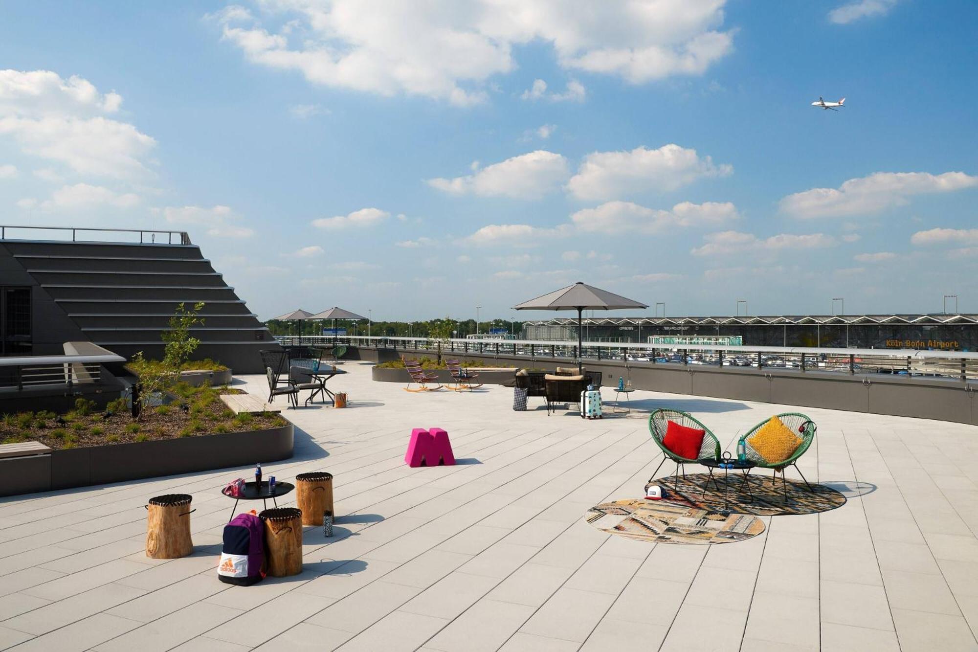 Hotel Moxy Bonn Airport