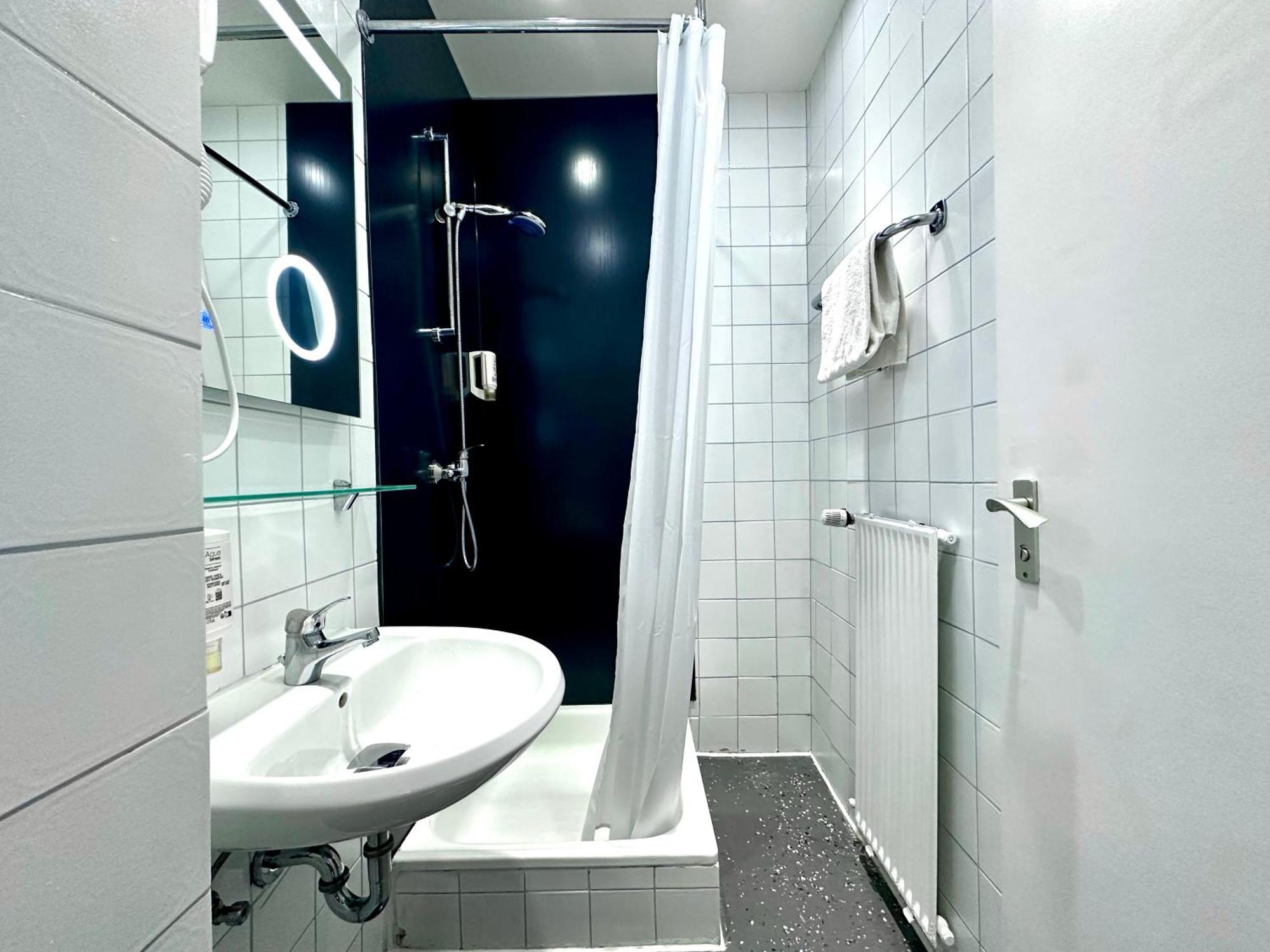 Alt Deutz City-messe-arena Hotel 2*