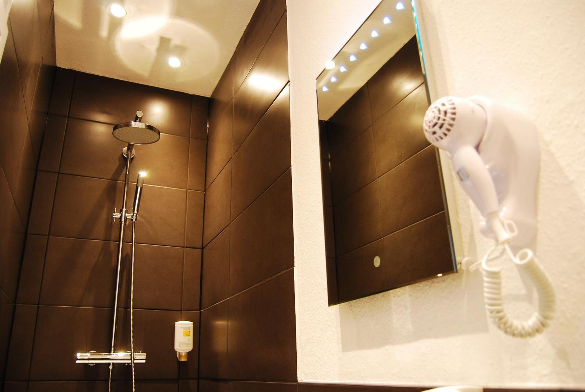 Hotel Alt Deutz City-messe-arena 2*