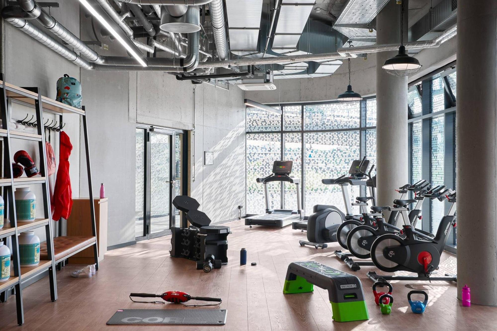Moxy Bonn Airport Cologne