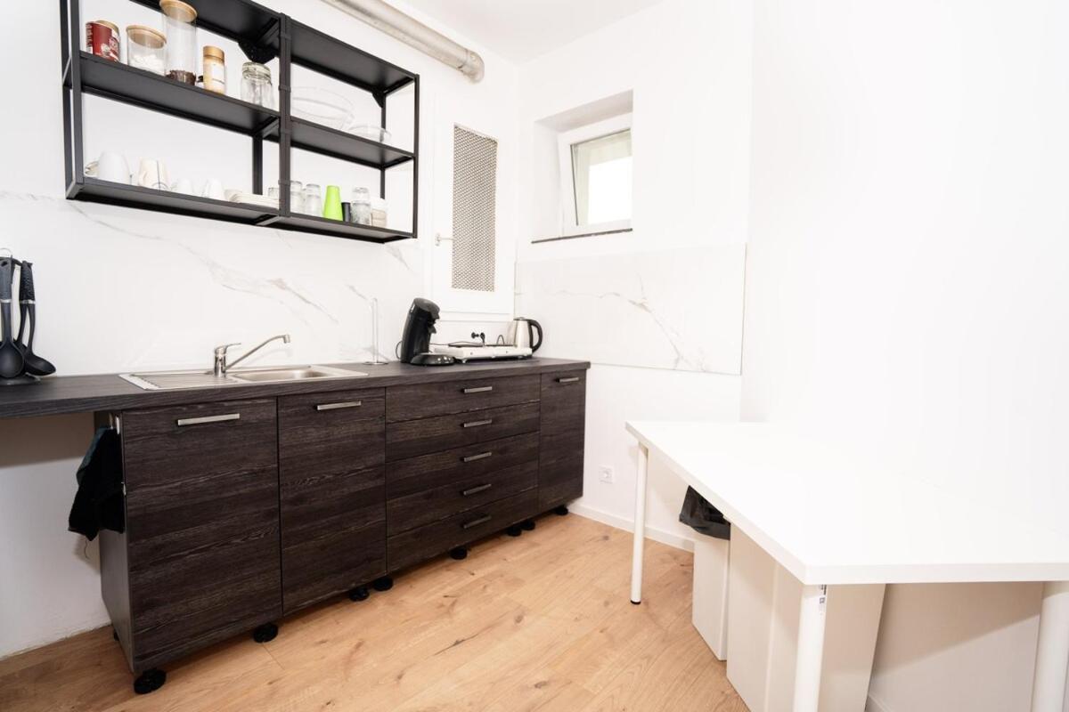 Appartement Monteurswohnung In *