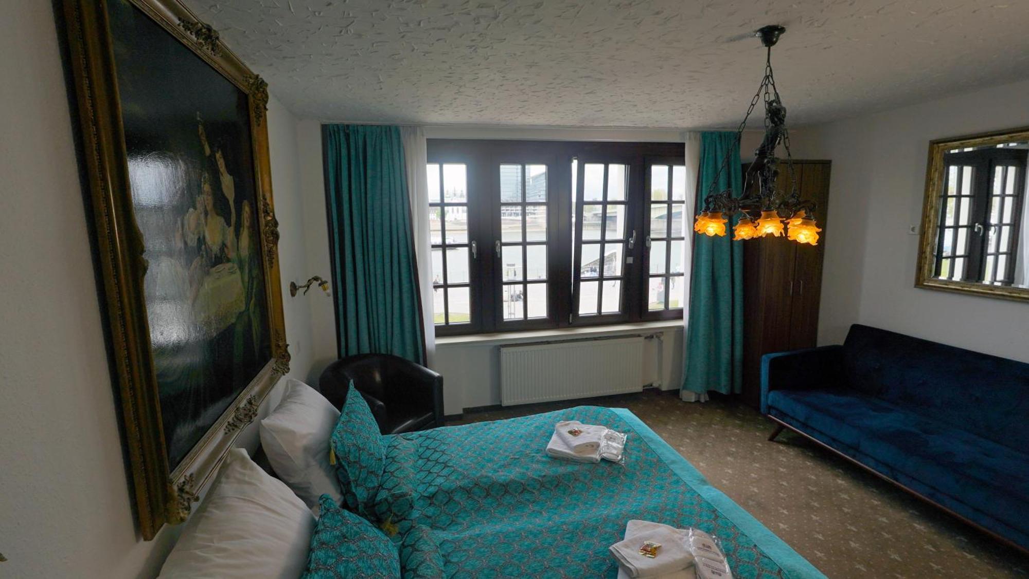 Und Restaurant Loewenbraeu Hotel Colonia