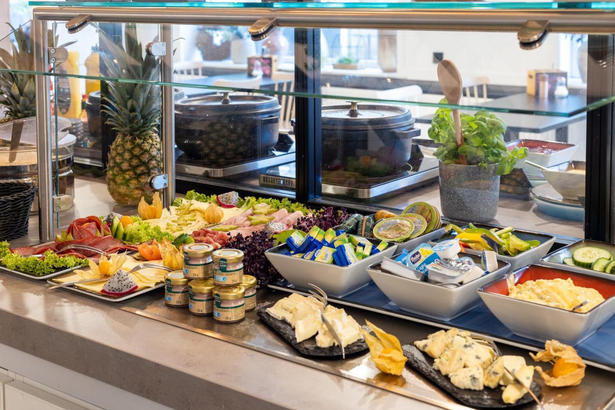 Hotel Novum Engelbertz 3*