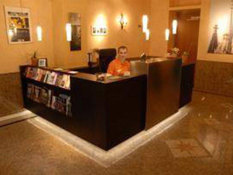 Hotel Domstern 3*