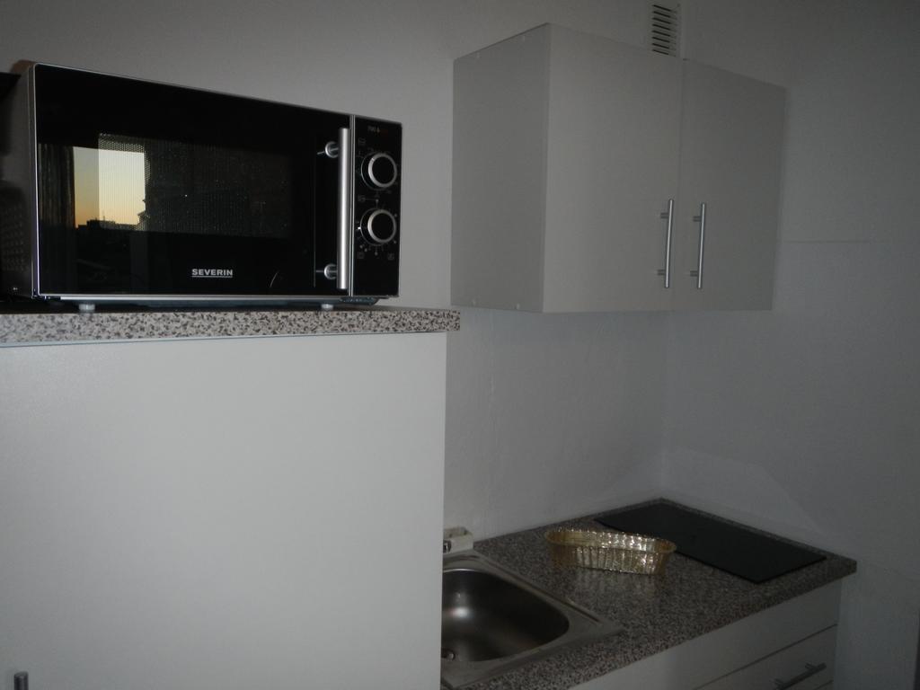 Sonniges Modernes Höhenberg Apartment
