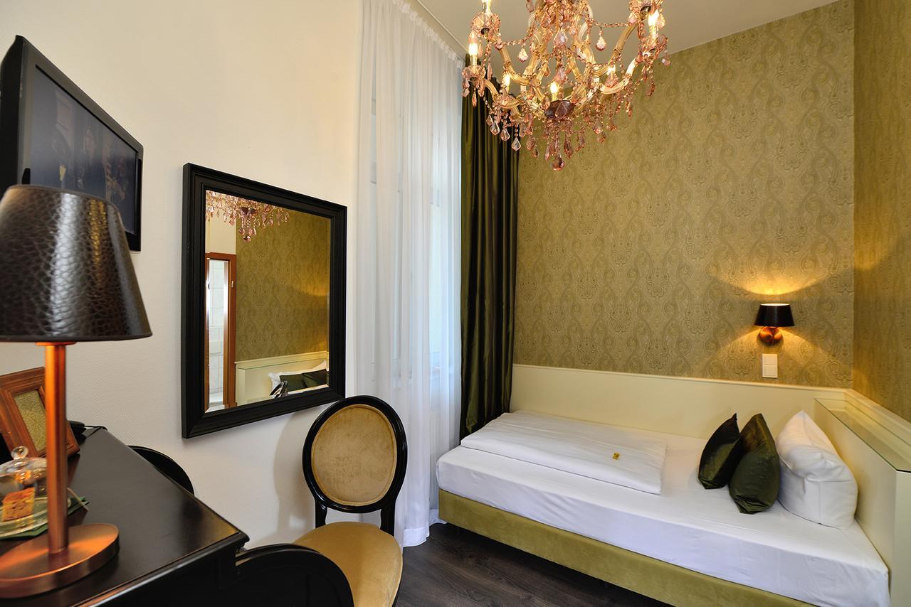 Domstern Hotel