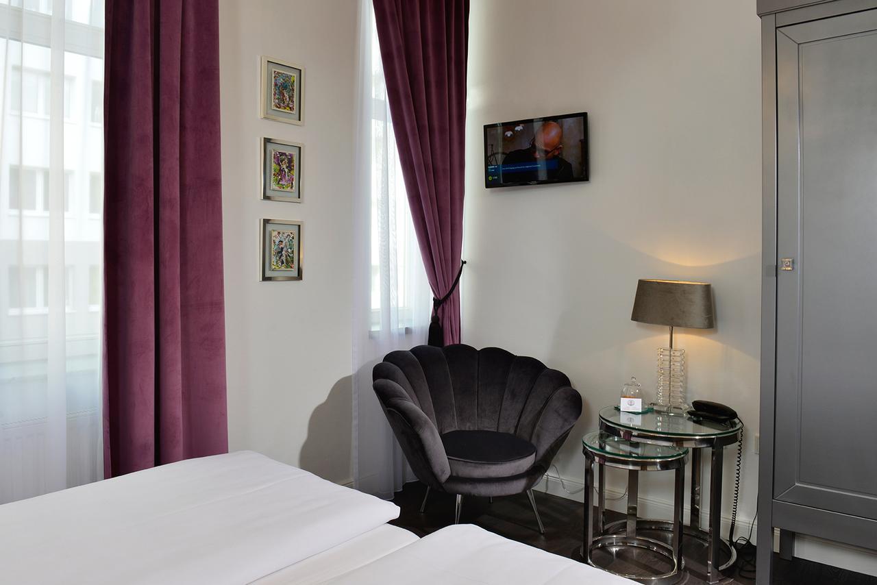 Hotel Domstern 3*