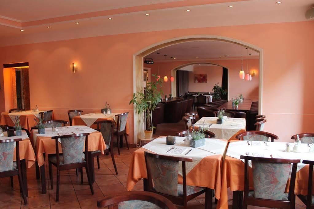 Kunibert Der Fiese Hotel
