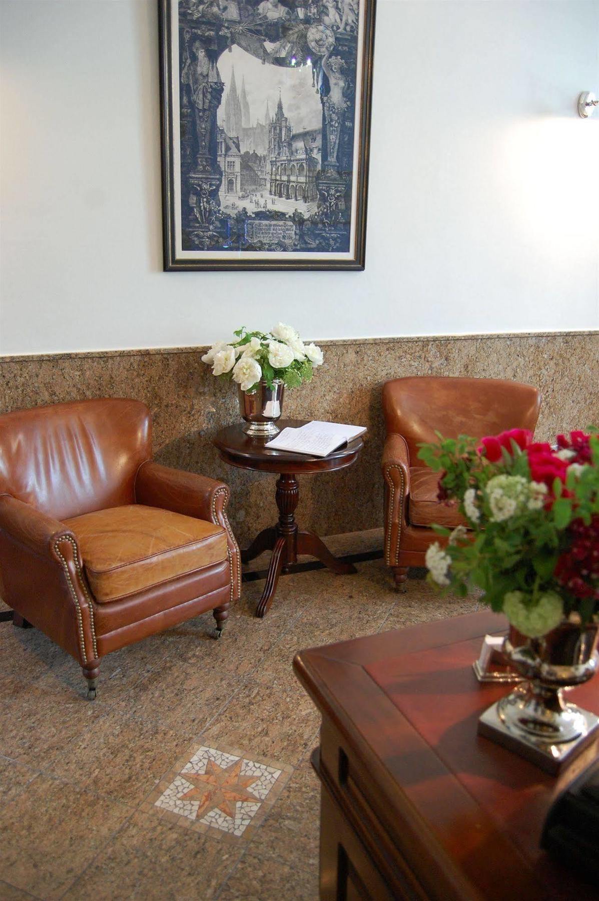 Hotel Domstern 3*