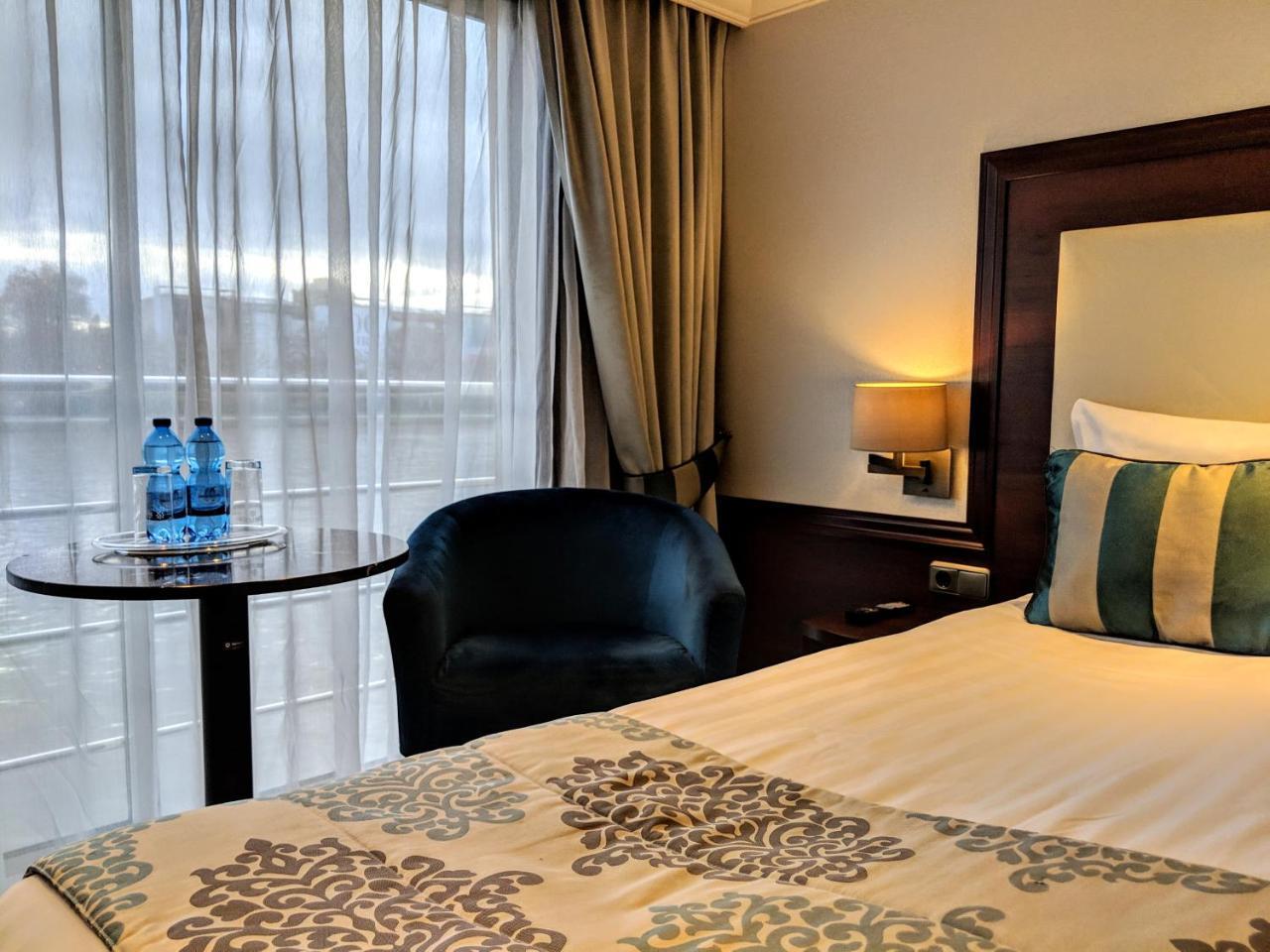 Hotel en barco Select Ms Charles Dickens -