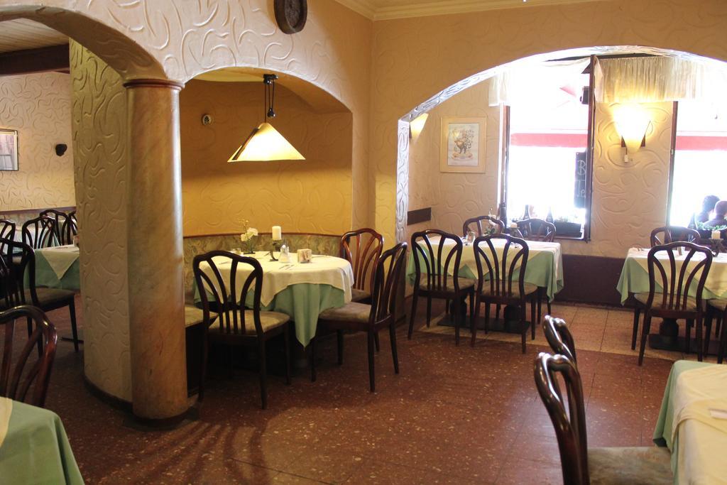 Kunibert Der Fiese Hotel