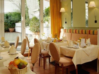 Hotel The Ascot Colónia