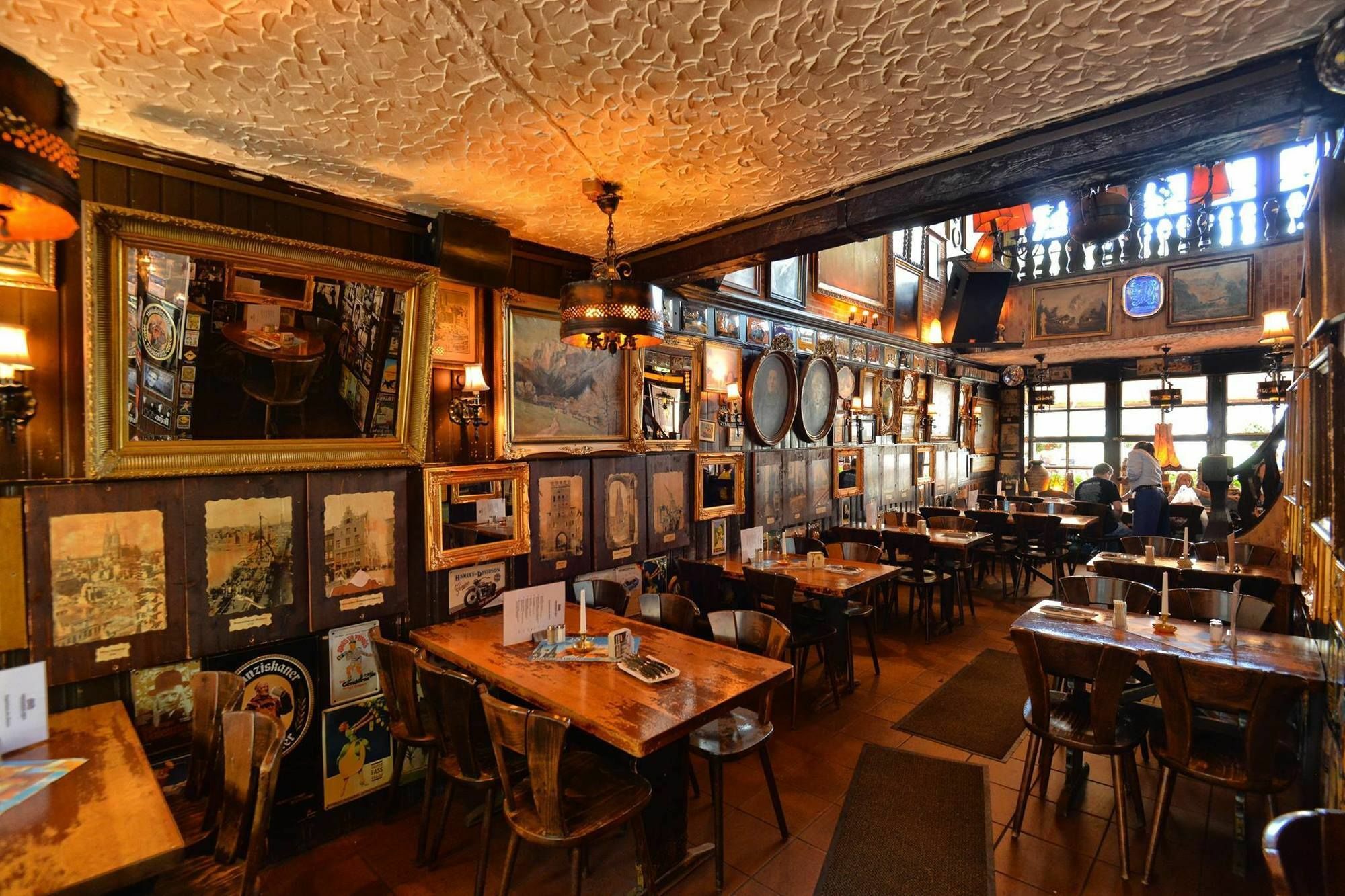 Und Restaurant Loewenbraeu Hotel 3*