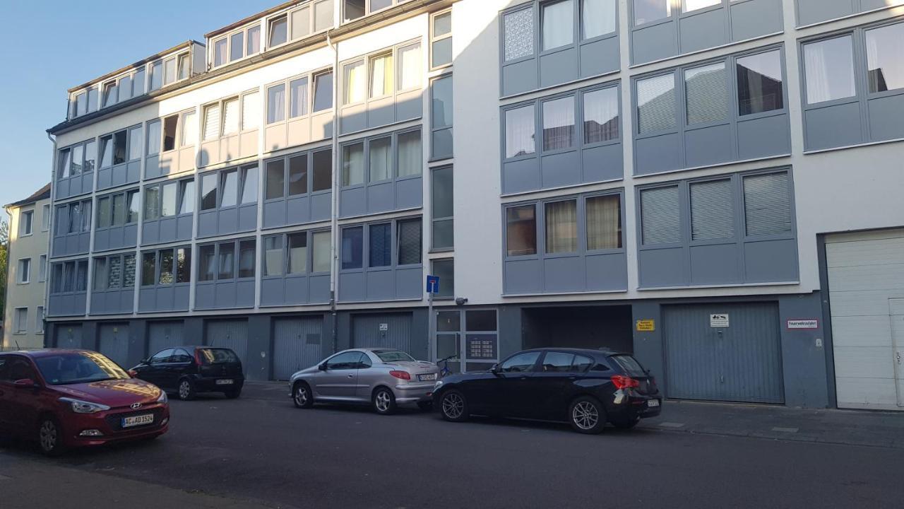 Apartment Sonniges Modernes Höhenberg *
