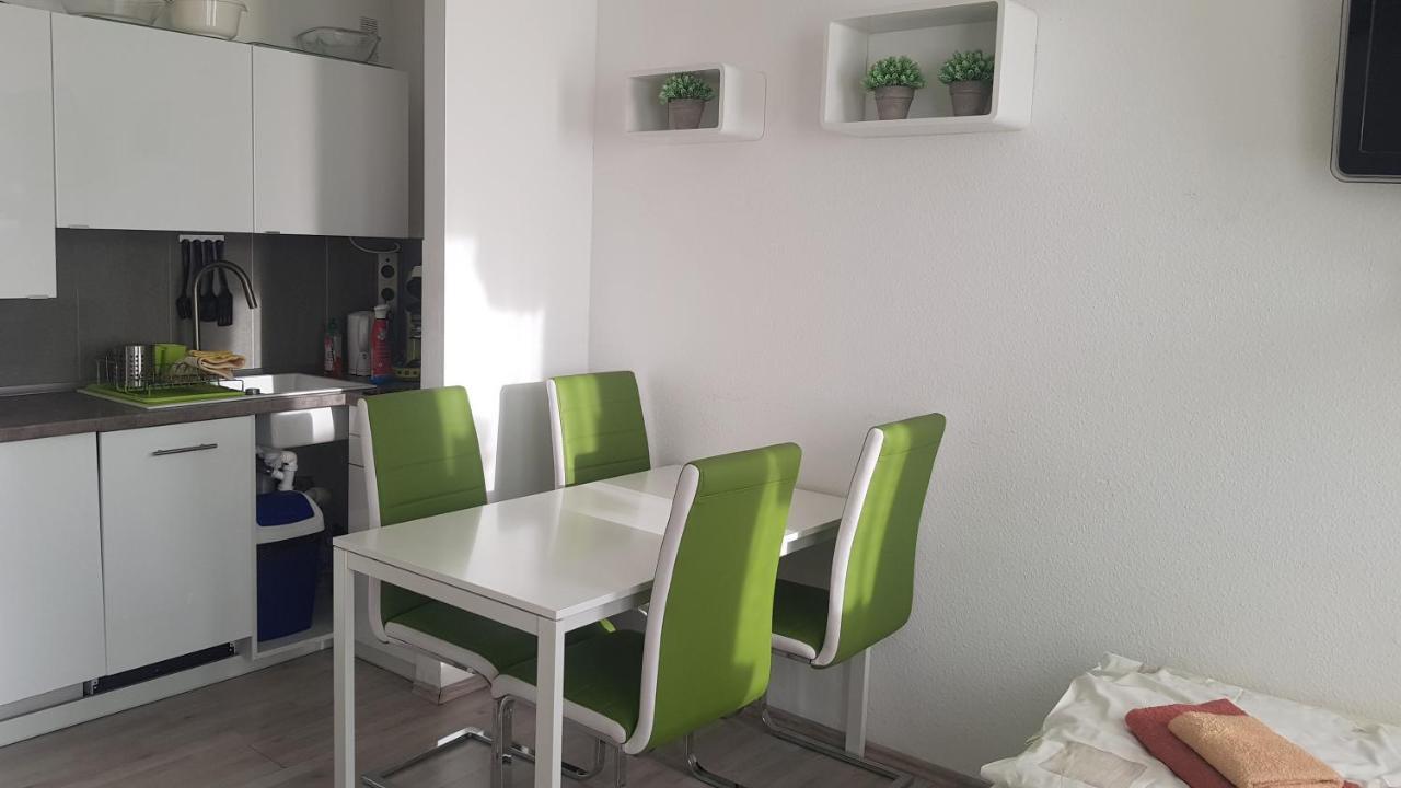 Apartment Sonniges Modernes Höhenberg *