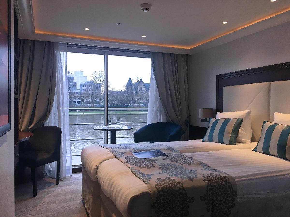 Select Ms Charles Dickens - 5* Colonia