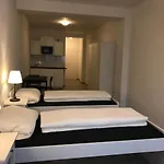 Shiva\'S Cityaparthotel