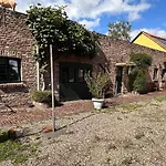 Nuessenberger Hof Apartments