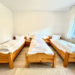 Comfy Apartment Mit Garten In Koeln
