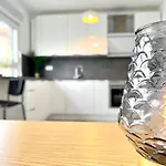 Comfy Apartment Mit Garten In Koeln
