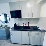 Lipp Apartments