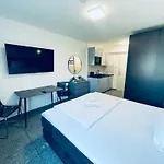 Lipp Apartments