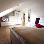 Privat Zimmer In Zwei-Zimmer-Wohnung Als 2Er Wg