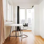 Beautiful Modern Apartment & Central