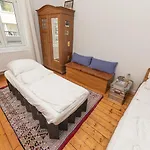 Ruhiges Altbau-Apartment In Bester Lage