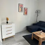 Modern Flat For 3 Guests Near City And Transport