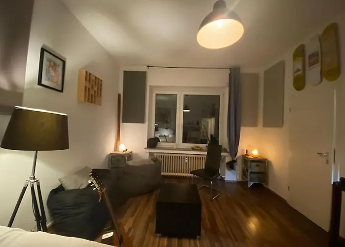Central And Cozy 33Q Apartment
