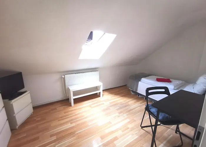 Privat Zimmer In Zwei-Zimmer-Wohnung Als 2Er Wg
