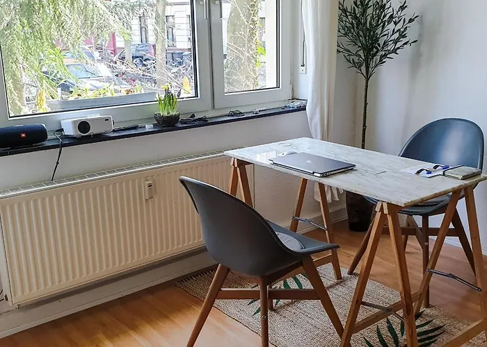 Cozy Spacious Studio Apart In Koeln Suelz