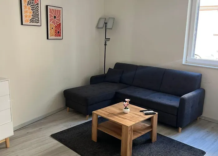 Modern Flat For 3 Guests Near City And Transport