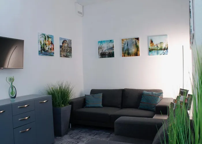 Hotel Pilar Garni