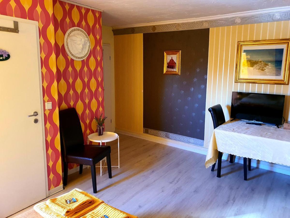 Bed & Breakfast Stayincologne 2*