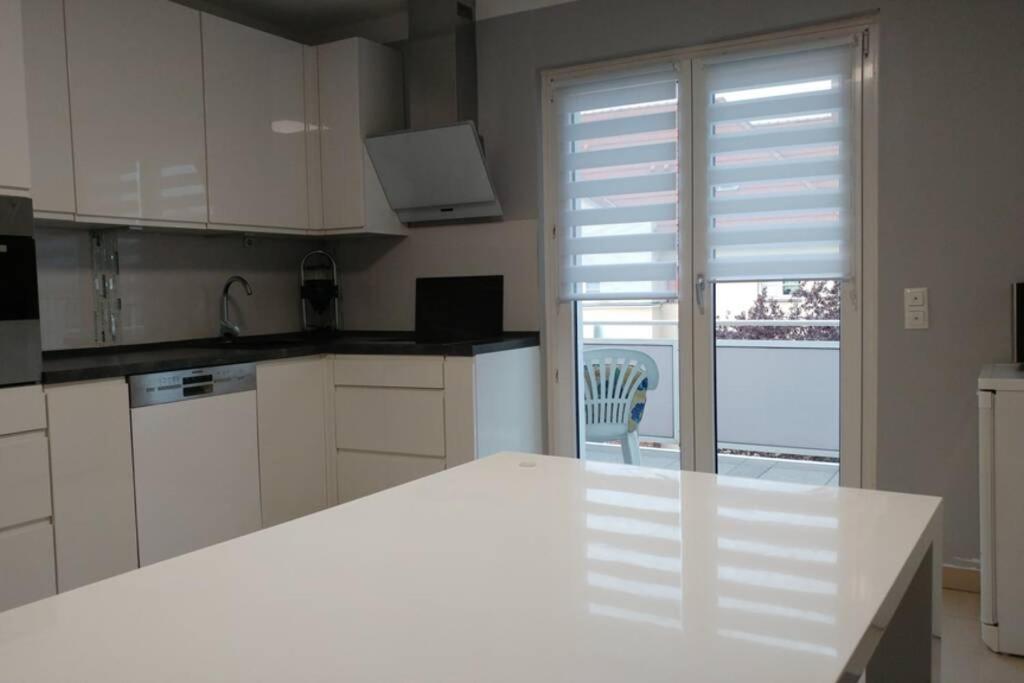 Near Tradefair And 8 Min. Appartement
