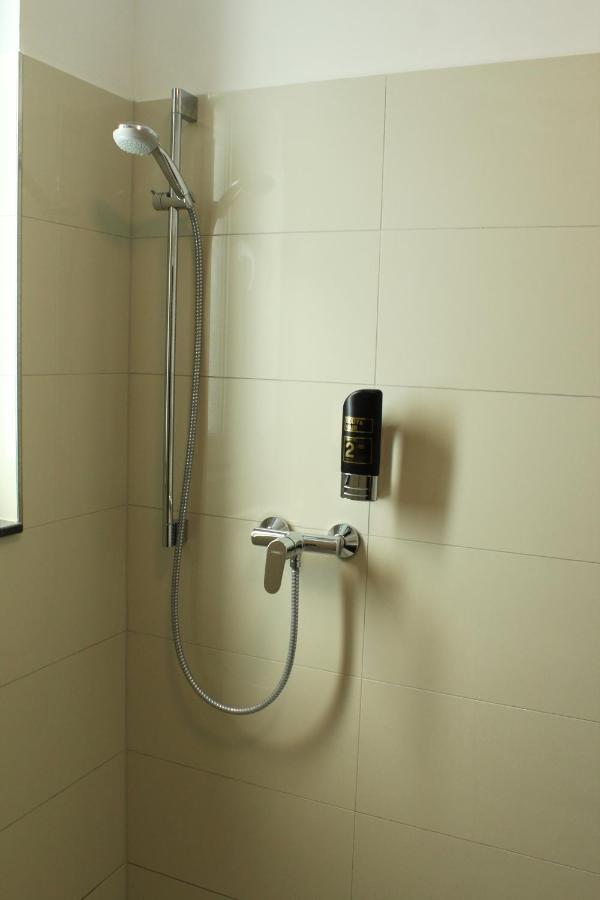 Hotel Lovely Studio West - Neues Momomotel