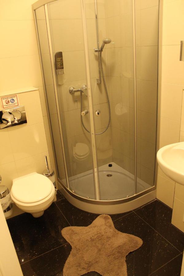 Hotel Lovely Studio West - Neues Momomotel