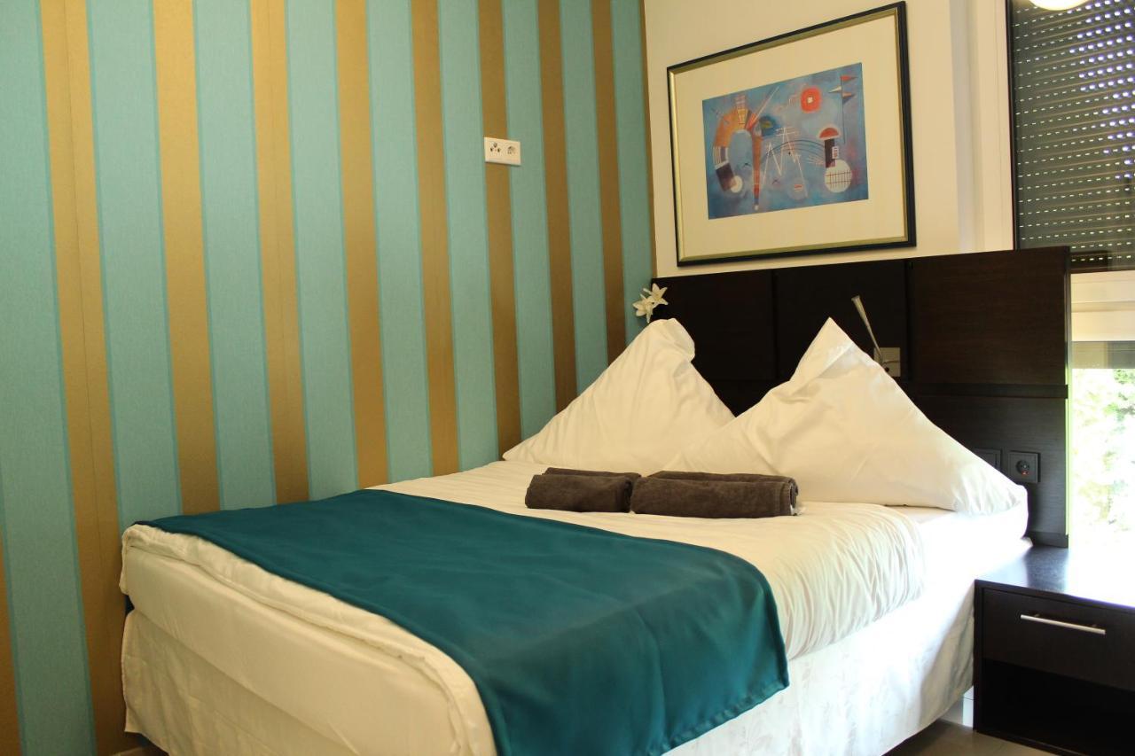 Hotel Lovely Studio West - Neues Momomotel