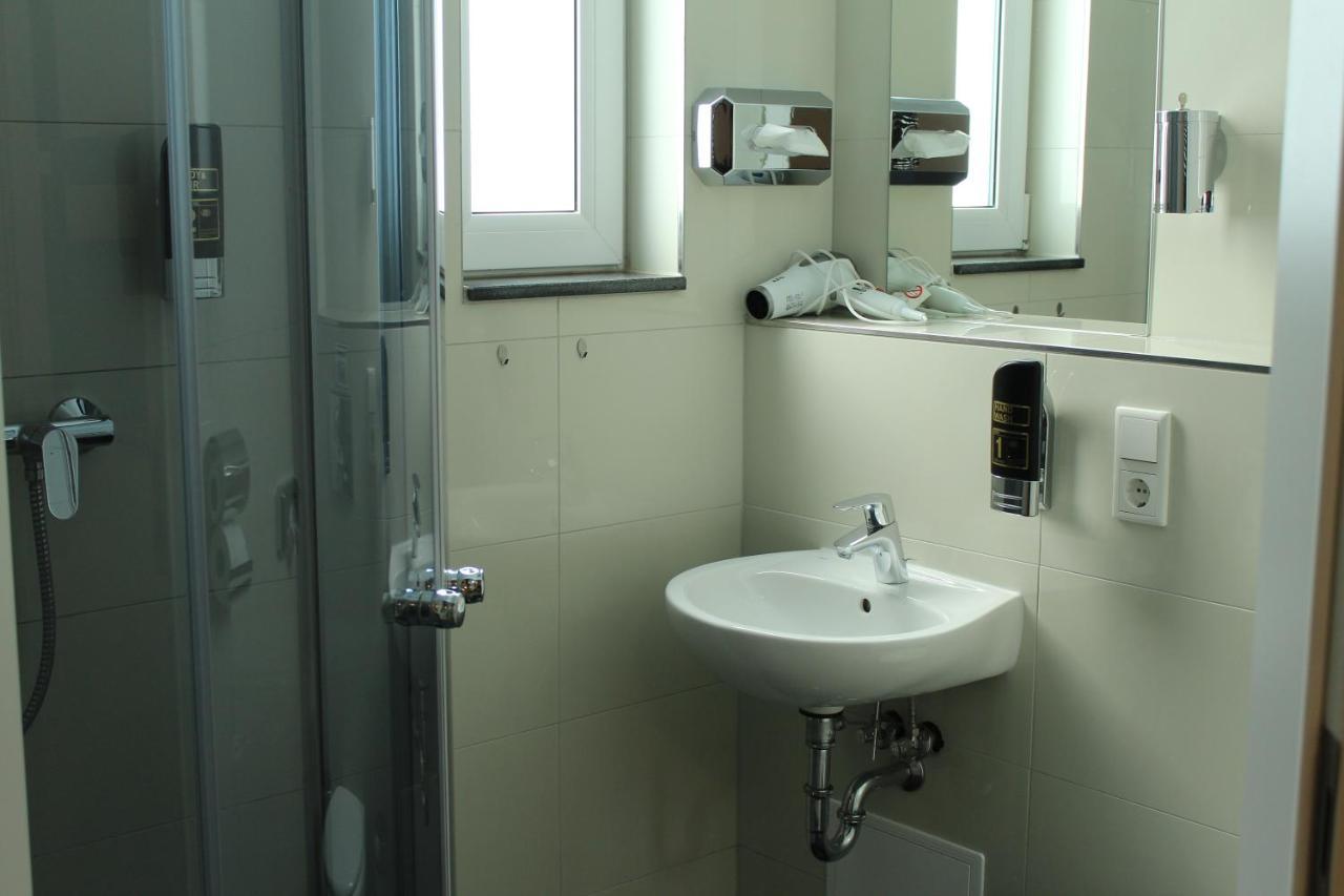 Hotel Lovely Studio West - Neues Momomotel