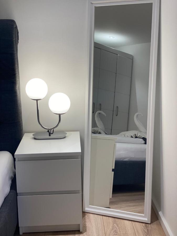 Dreamy Luxury Basement In Keulen