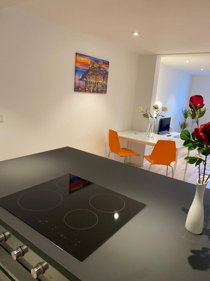 Dreamy Luxury Basement In Appartement *