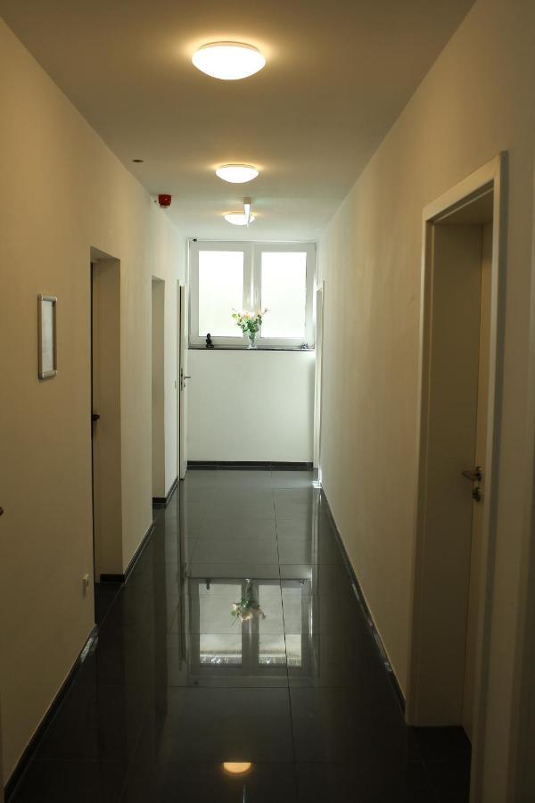 Hotel Lovely Studio West - Neues Momomotel Keulen