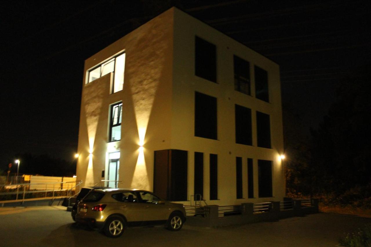 Lovely Studio West - Neues Momomotel